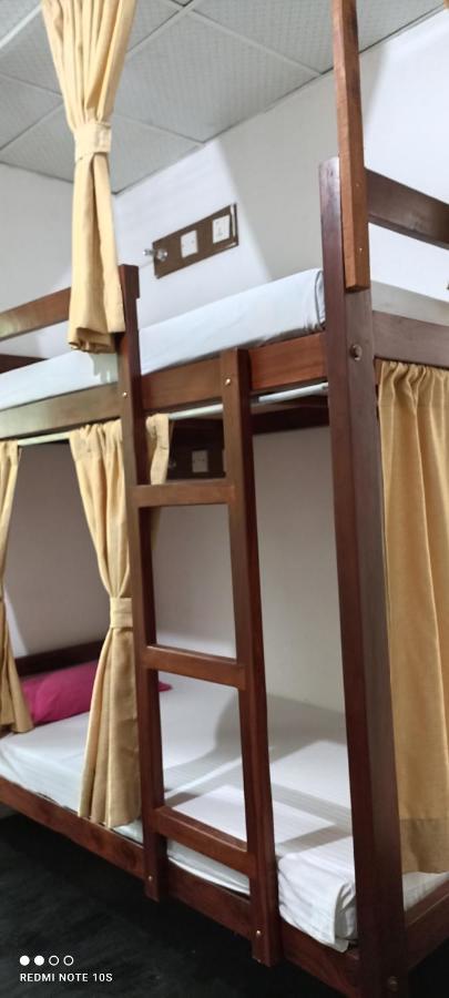 The Traveller'S Hostel & Private Rooms Sigiriya Exterior photo